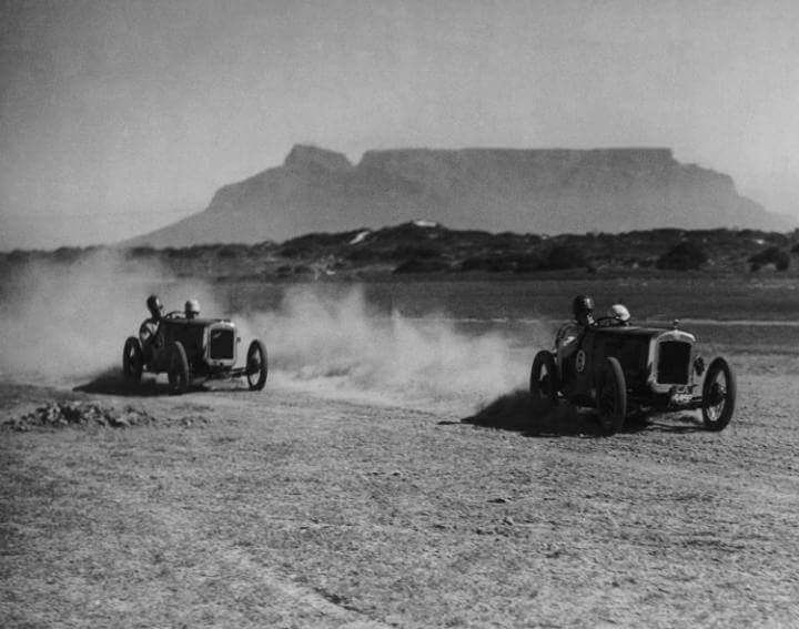 Historical Cape Town Pics. Amazing how things have changed...