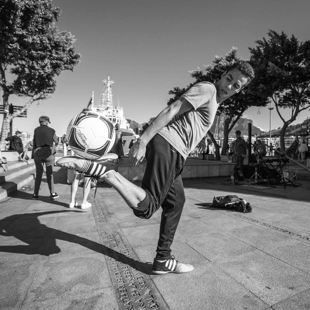 This Dude can work a Ball! Cape Town Freestyle in Action.